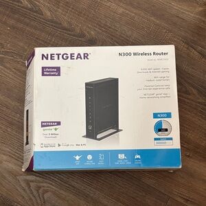 NETGEAR N300 Wireless Router - Black and Purple